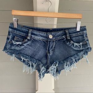 Super short distressed low waist Jean shorts
